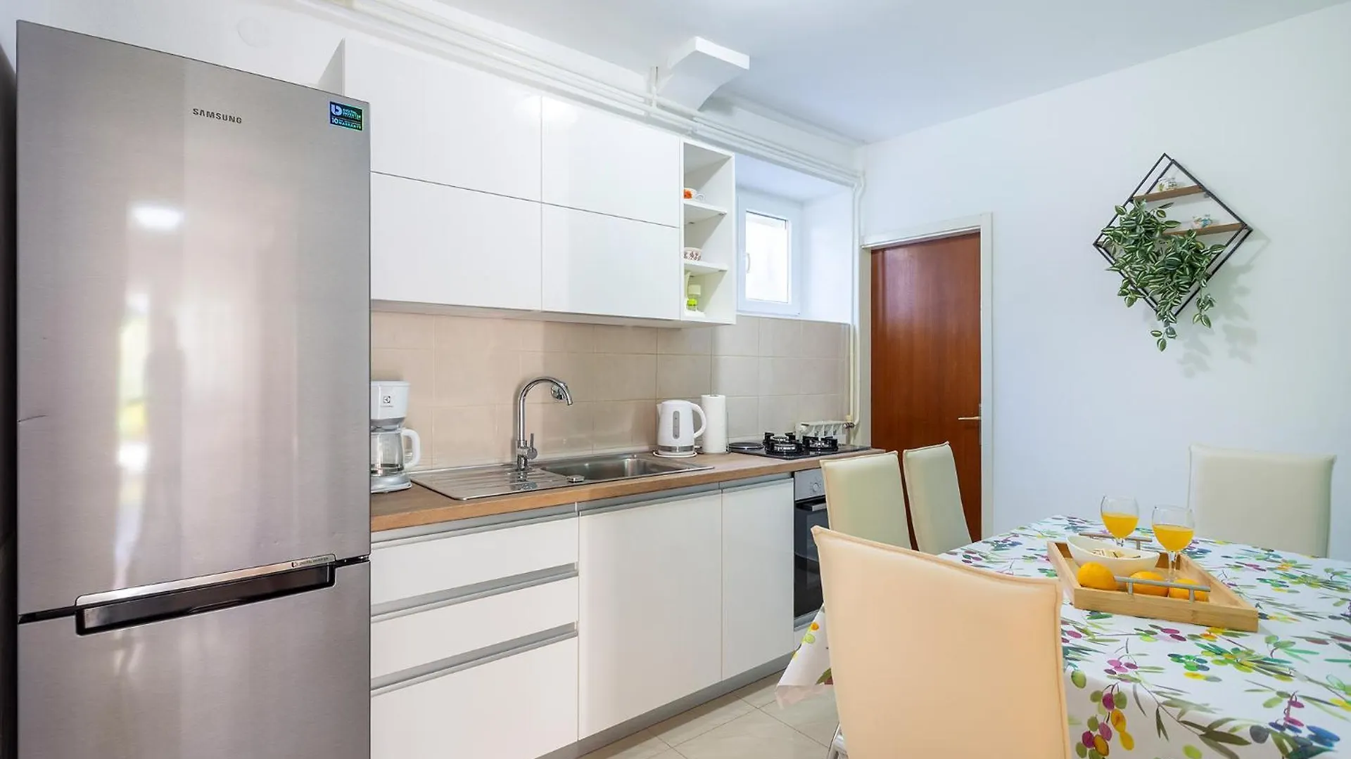 Guest house Apartments Perka Near Beach Pula